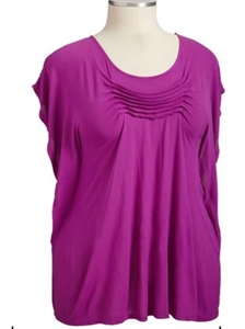 Agrandir l'image de Generous woman clothes Image de Generous woman clothes