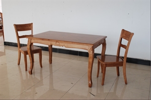 wood dining table の画像