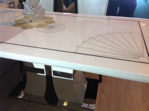 Picture of dining table