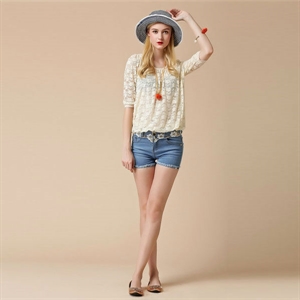 Picture of light blue jeans shrots with lace G16