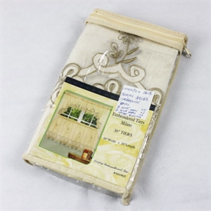 Изображение Embroidered Tiers