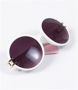 SUNGLASSES の画像